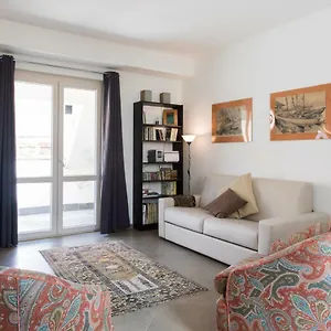 Overseas - Penthouse - Attico - Palazzo San Matteo - Italy